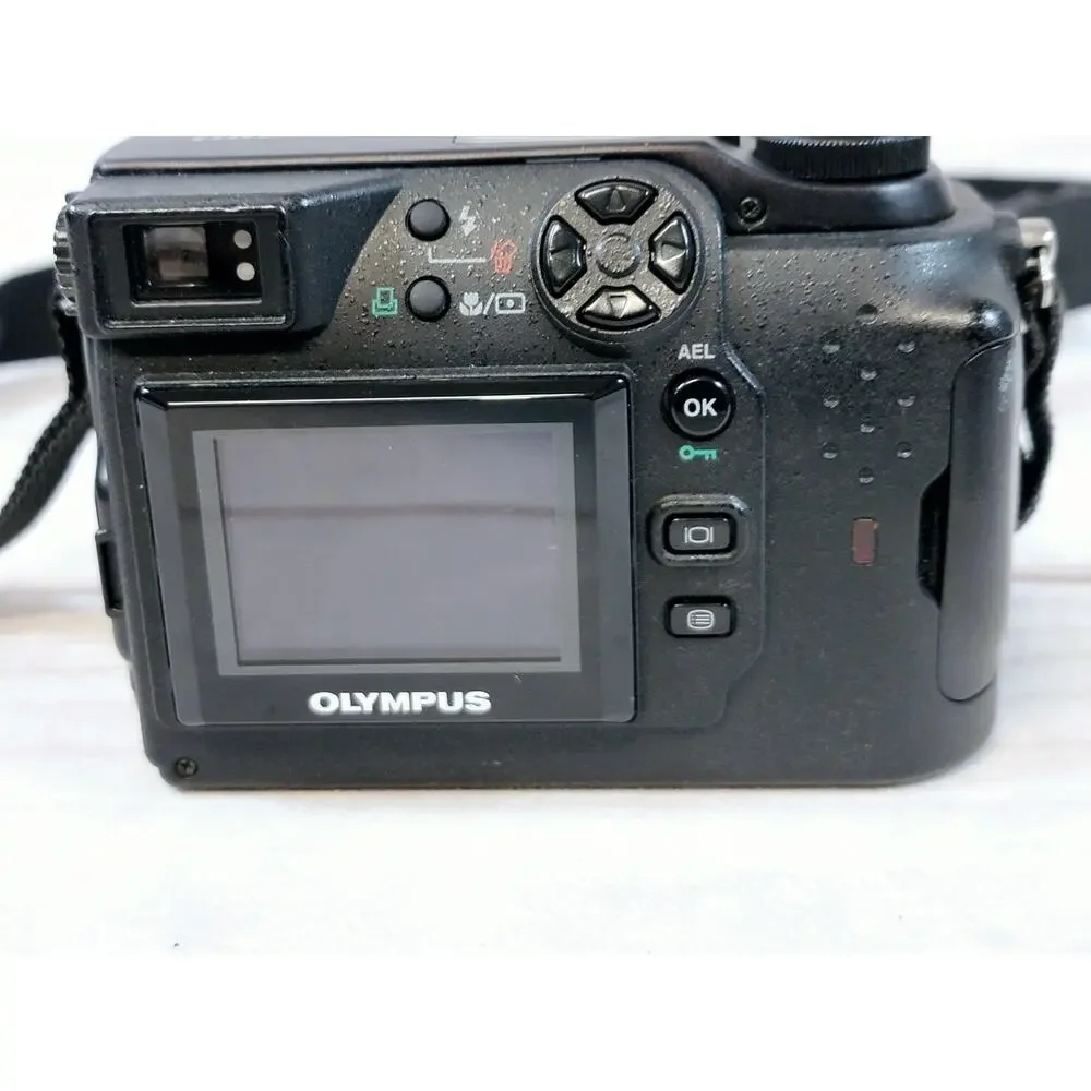 Olympus CAMEDIA C-3040 Zoom 3.3MP Digital Camera - Black W/Case Tested